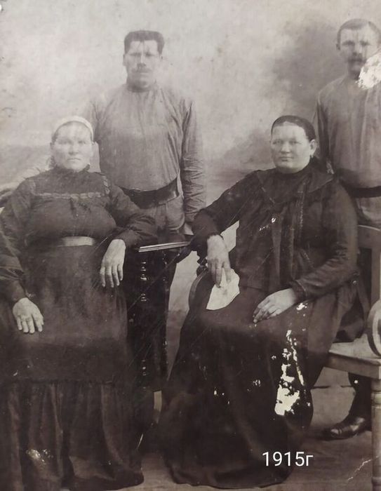родители Евдокии Матвеевны, отец Долгих Матвей Михайлович и мать Феодора Ефимовна