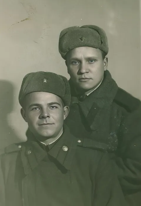 Ющенко Николай Павлович справа 05.11.1943 г.