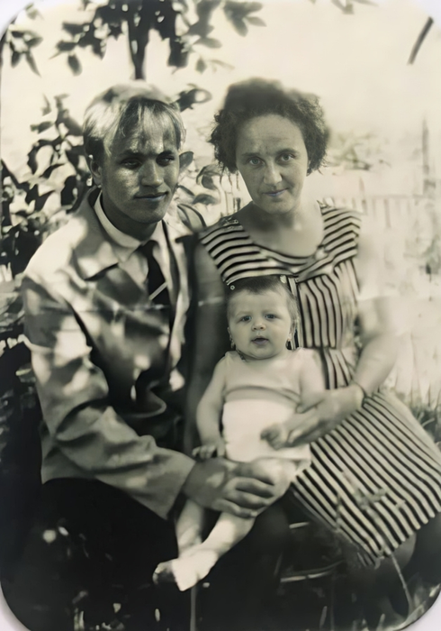 Горшковы Алексей Иванович, Алла Дмитриевна и Олег (7 месяцев, июль 1964 года)